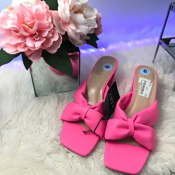 Square Toe Block Heels - Picture 2 of 7